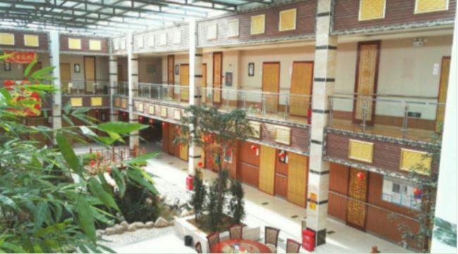 勇擔社會責任 熱心公益事業 ——西施蘭藥業走進金河岸康養苑捐贈醫療物資