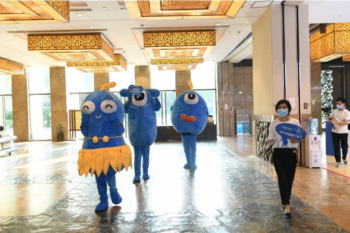 首屆OTC大會，萬澤雙奇榮獲“2021年度中國非處方藥自我藥療教育先進會員單位”！