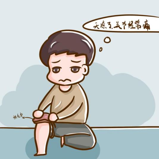 什么原因引起類風濕關節疼痛，該怎么治