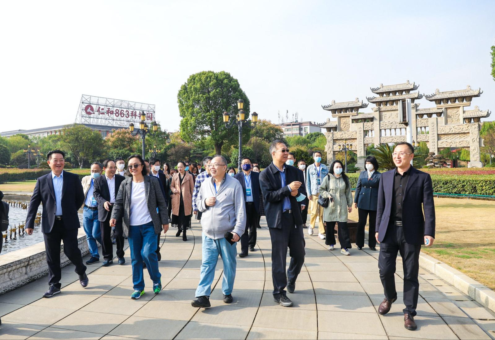 強大院士陣容驚艷藥交會，仁仁健康開辟微生態產業發展新格局