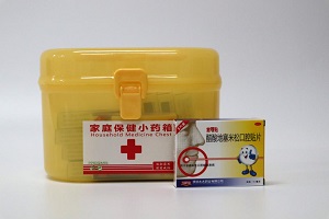 口腔潰瘍急性期的癥狀有哪些？用什么藥物治療呢？